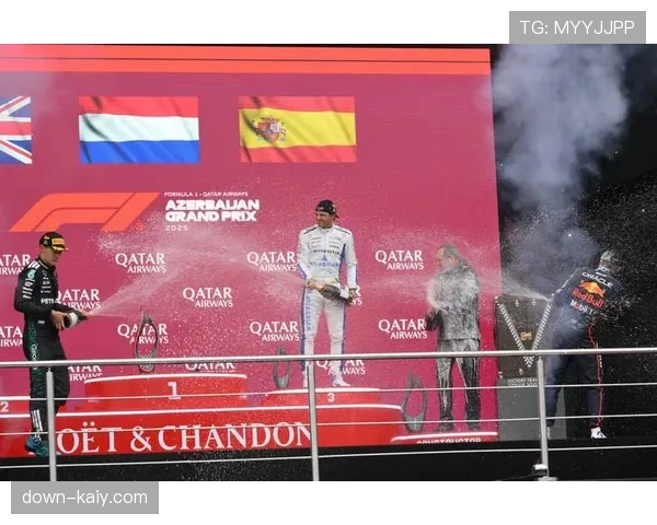 迈阿密F1大奖赛正赛:维斯塔潘起步遭遇事故,塞恩斯领跑 迈阿密F1大奖赛正赛:维斯塔潘起步遭遇事故,塞恩斯领跑